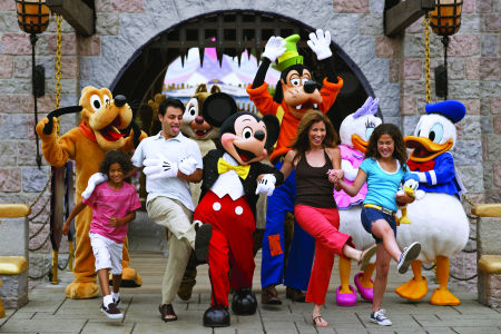 <span style="font-family: arial; font-style: italic;">Disneyland</span><small>®</small> Resort
